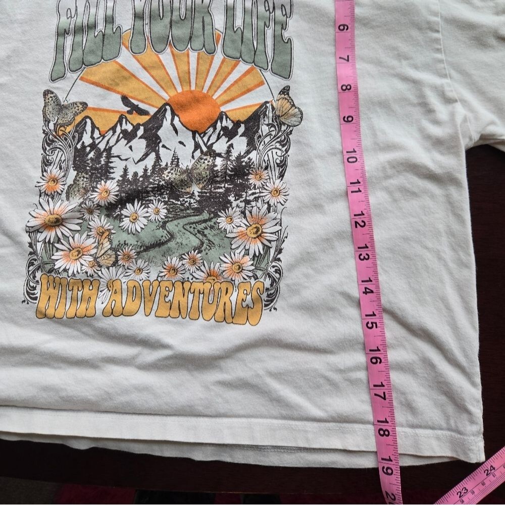 Organic Collective "Fill Your Life With Adventures" Graphic Crop Tee - Large - Picture 4 of 5